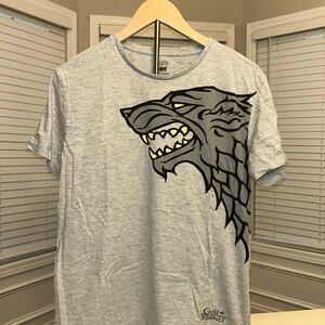 Free Authority Game of Thrones Large Grey Stark House Direwolf HBO Series Tee